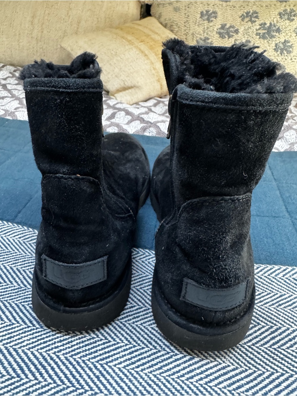 Women's Black Suede Shearling Lined UGGWinter Boots